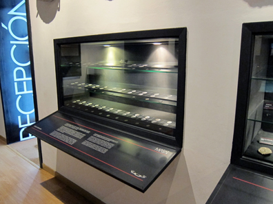 Display case with found coins. Photo: KW.