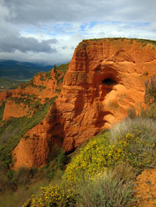 The view from the observation point. You could also go underground, where you can see the giant cavity in the rocks. Photo: KW.