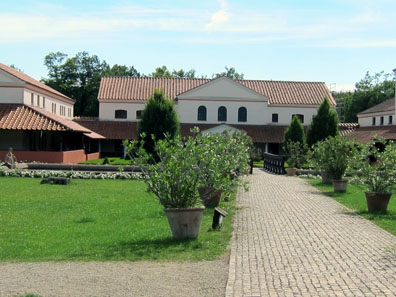 The manor house. Photo: KW.