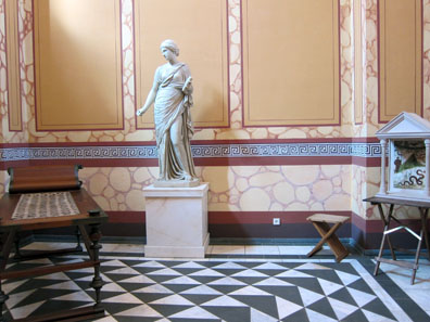 Warm bathroom or tepidarium. Photo: KW.