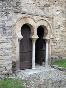 The entrance to the little Mozarabic church. Photo: KW.