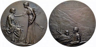 Hall in Tyrol. Medal 1903 by Stefan Schwartz in occasion of 600 years town of Hall. The patron deity on the left holds the town's coat of arms in her lap. From Rauch summer auction 2012, 2321.