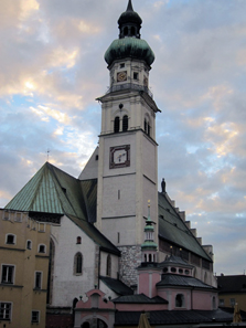 Parish church St Nicholas of Hall. Photo: KW.