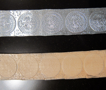 A stannic fillet and one made out of birchbark. Photo: KW.