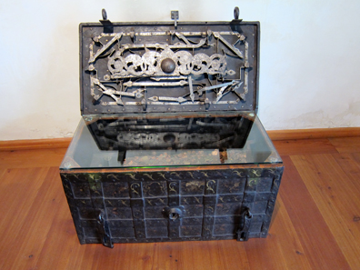 Money chest. Photo: KW.