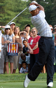 Golf champion Tiger Woods during a tournament of the AT&T National PGA Tour event 2007. Photo: U.S. Navy Petty Officer 2nd Class Molly A. Burgess / Wikipedia.