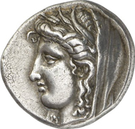 No. 219: Amphictyony of Delphi (Phocis). Stater, around 346 BC. Demeter. Rev. Apollo upon an omphalos, sitting facing left. Kinns O1/R5. Very rare. From Gorny & Mosch auction 76 (1996), 134. Extremely fine. Estimate: 25,000 EUR. Final Price: 57,500 EUR.