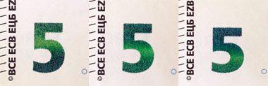 Emerald number: When you tilt the banknote, the shiny number displays an effect of the light that moves up and down. The number also changes colour from emerald green to deep blue. © European Central Bank.