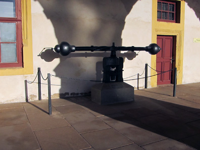 Screw press in the arcades. Photo: KW.