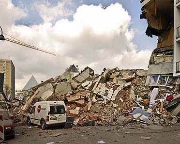 The Cologne City Archive shortly after the collapse. Photograph: Frank Domahs / Wikipedia.