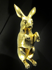 Cup from Augsburg in a hare shape. Photo: KW.