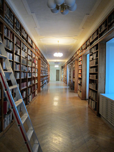 A glance into the research library in Gotha. Photo: KW.