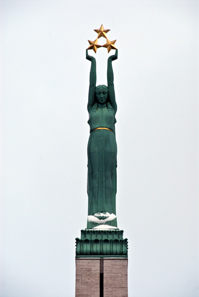 Closeup of the Freedom Monument. Photo: Arwcheek / Wikipedia.
