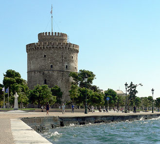 The White Tower, part of the Byzantine fortifications. Photo: Zweifüssler / Wikipedia. http://creativecommons.org/licenses/by/2.0/deed.en
