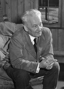 Portrait of Nobel Prize laureate Albert Szent-Györgyi, c.1948. Photo: J. W. McGuire / US National Institutes of Health.