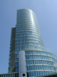 Main building of the Národná banka Slovenska in Bratislava. Photo: Ondrejk / Wikipedia.
