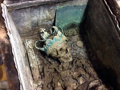 Exhumation of Anna Maria Luisa. © Wilfried Rosendahl, rem.