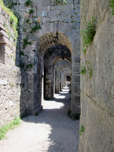 Fundaments of the Trajan Temple. Photo: KW.