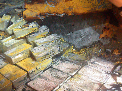 Using advanced robotics, Odyssey recovers silver from the SS Gairsoppa shipwreck, which lies approximately 4700 meters deep in the North Atlantic. Photo: Odyssey Marine Exploration, Inc., www.shipwreck.net.