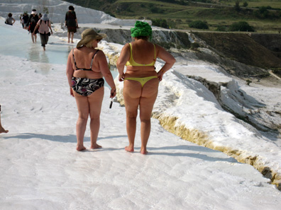 The typical tourist is not interested in the site of ancient Hierapolis but in taking a warm bath. Photo: KW.