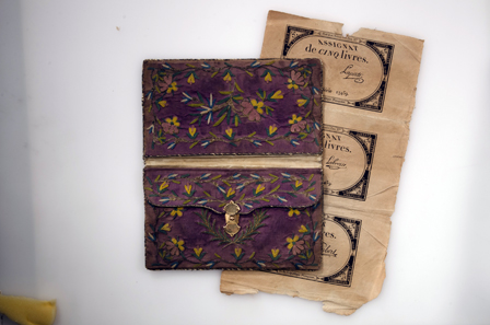 Notecase. France, around 1790. BN inv. no. 88/424, 1-2.