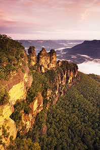 The Three Sisters, Katoomba, New South Wales, Australia. JJ Harrison / http://creativecommons.org/licenses/by-sa/3.0/deed.en.