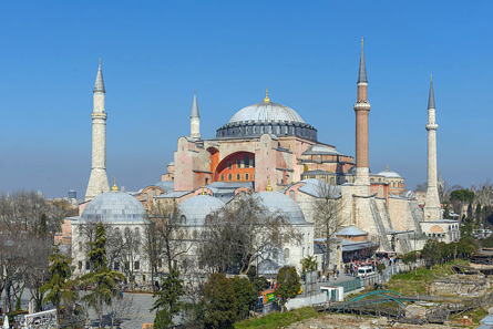 The Hagia Sophia in Istanbul was once a church, then a mosque. Since 1935 it has been a museum. Photo: Arild Vagen / http://creativecommons.org/licenses/by-sa/3.0/deed.en