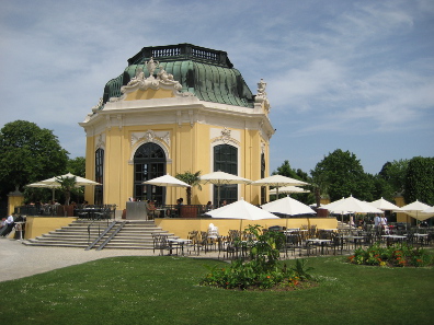 Kaiserpavillon at Tiergarten Schönbrunn. Aconcagua/ http://creativecommons.org/licenses/by-sa/3.0/deed.en.