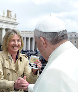 Taya feels very lucky to have been allowed to meet His Holiness on such a special occasion.