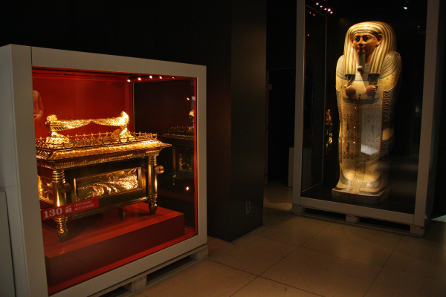 On the left the famous Ark of the Convenant from the movie