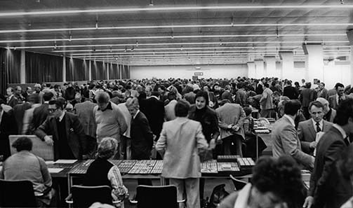 The trading hall at the 10th Basel International Coin Fair in 1981.