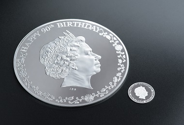 The two versions of Happy 90th Birthday - QE II in direct comparison.