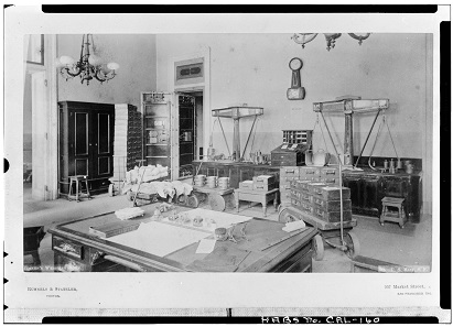 The reception office for the general public. Photograph: Library of Congress HABS CAL,38-SANFRA,5-32.