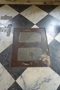 A clear indication that a heavy weight stood here once. Photograph: UK.