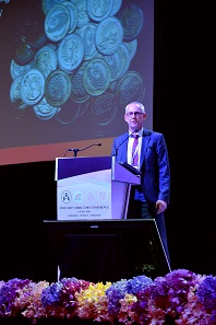 Dr Lutz Hofmann presents the final report on Flip Flop coins. Photograph: Mint of Thailand.