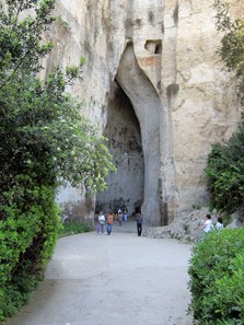 The ear of Dionysius in the limestone quarries of Athens. Photo: KW.