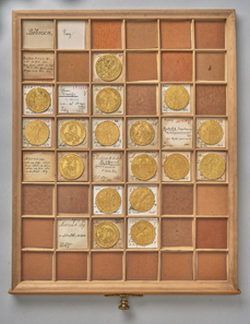 Drawer with Bohemian gold coins. © KHM-Museumsverband.