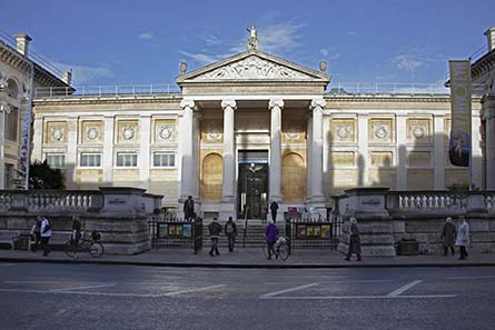 The new entrance of the renovated museum is still the old one. Photo: ©Ashmolean Museum.