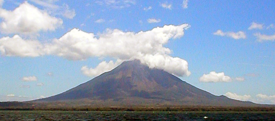 Volcanos, such as Concepción, and coasts are characteristic elements of the landscape of Nicaragua. Photo: Adrian Sampson / CC BY 2.0