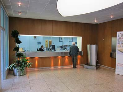 The lobby - usually, visitors are not allowed to move beyond this point. Photo: UK.