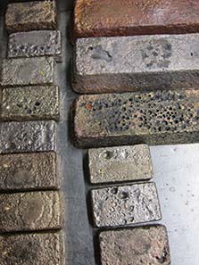 Ingot of melted jewelry. Photo: UK.