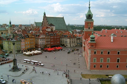 View of the Royal Castle Square. Photo: Shalom Alechem / Wikipedia. Public domain.