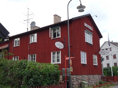 The Laurentius Hotel remembers a famous preacher of Strängnäs Cathedral. Picture: KW.