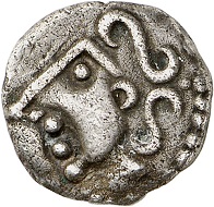 Quinarius type “Spitzmausnase”. Probably best known example from the Eugen Wankmüller and Dr W. R. collection. Almost extremely fine. Estimate: 150 euros. From Künker auction 312 (8 October 2018), no. 1903.