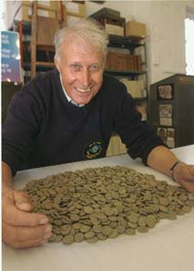 Brighstone hoard, Isle of Wight, 2005. 967 silver staters of Durotriges, ABC 2157 and 2160, c. 55-30 BC. Found by 74-year-old Albert Snell, above, and other metdets. Site investigated by archaeologist Frank Basford, coins examined by British Museum and returned to finders and landowner. Photo: (C) Isle of Wight County Press.