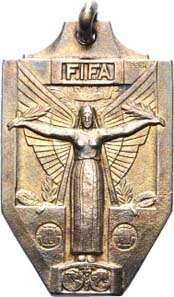 A pre-sale price tag of CHF 4,000 to 6,000 CHF carries the silver medal László Budai was awarded in 1954 in Bern. It will be auctioned off as well on November 22, 2011.