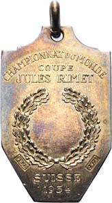 A pre-sale price tag of CHF 4,000 to 6,000 CHF carries the silver medal László Budai was awarded in 1954 in Bern. It will be auctioned off as well on November 22, 2011.
