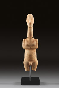 2: Male Cycladic idol. Marble. H 21cm. Early Cycladic I, Plastiras type, c. 3200-2700 B. C. From Waltz Collection, 1970s. Estimate. 25,000 Euros. End result: 322,000 Euros.