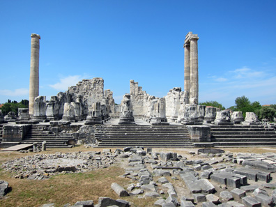 Front view of the Temple of Didyma. Photo: KW.